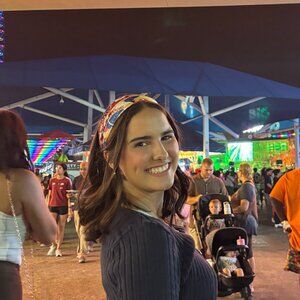 Meet your Posher, Chloe